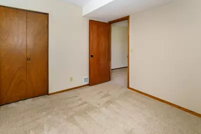 10375 Balsam Lane, Eden Prairie, MN 55347 - Photo 17