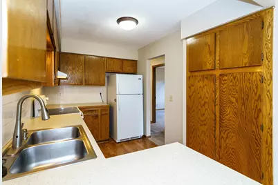 10375 Balsam Lane, Eden Prairie, MN 55347 - Photo 7