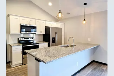 1119 8th Avenue SE, Waseca, MN 56093 - Photo 3