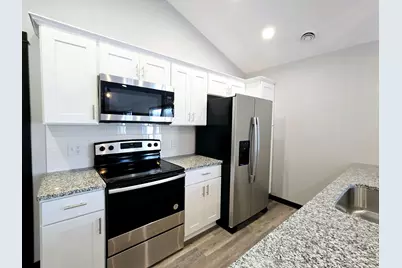 1119 8th Avenue SE, Waseca, MN 56093 - Photo 5