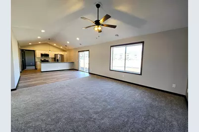 1119 8th Avenue SE, Waseca, MN 56093 - Photo 9