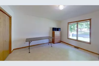 401 S Bruce Street S, Marshall, MN 56258 - Photo 25