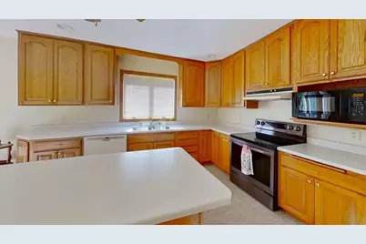 401 S Bruce Street S, Marshall, MN 56258 - Photo 13
