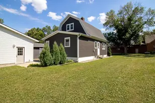 103 E 4th St, Hanska, MN 56041 - Photo 37