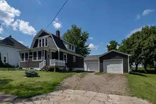 103 E 4th St, Hanska, MN 56041 - Photo 1