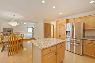 2337 Manuela Dr, Chaska, MN 55318 - Photo 15