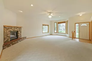 2337 Manuela Dr, Chaska, MN 55318 - Photo 7