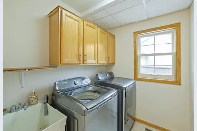 2337 Manuela Drive, Chaska, MN 55318 - Photo 41