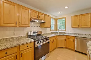 2337 Manuela Dr, Chaska, MN 55318 - Photo 17