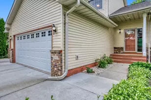 2337 Manuela Dr, Chaska, MN 55318 - Photo 3
