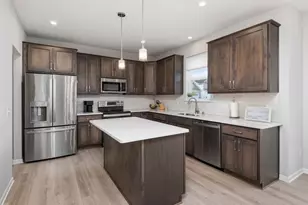 18097 Hartlin Ave, Lakeville, MN 55044 - Photo 9