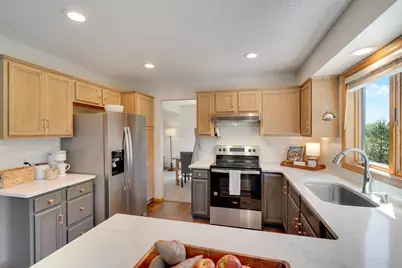 13865 Forest Hill Road, Eden Prairie, MN 55346 - Photo 23