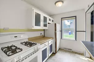 1024 Geranium Ave E, Saint Paul, MN 55106 - Photo 5
