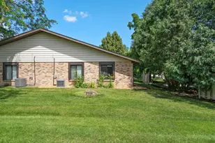 1221 Archer Ln N, Plymouth, MN 55447 - Photo 5
