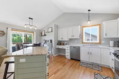 605 E South Street, Belle Plaine, MN 56011 - Photo 3