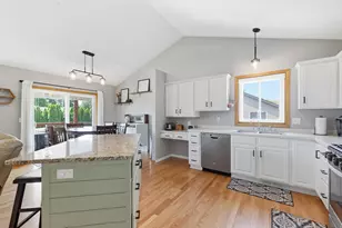 605 E South St, Belle Plaine, MN 56011 - Photo 3