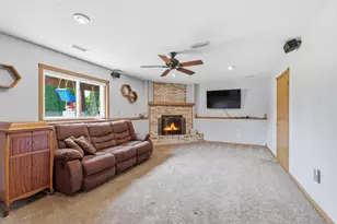 605 E South St, Belle Plaine, MN 56011 - Photo 17