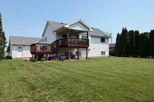 605 E South St, Belle Plaine, MN 56011 - Photo 3