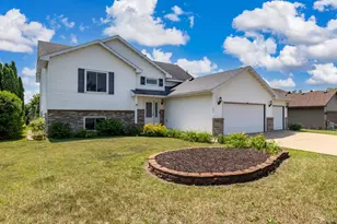 605 E South St, Belle Plaine, MN 56011 - Photo 23