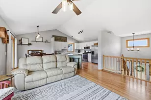 605 E South St, Belle Plaine, MN 56011 - Photo 11