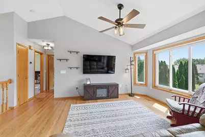 605 E South Street, Belle Plaine, MN 56011 - Photo 9