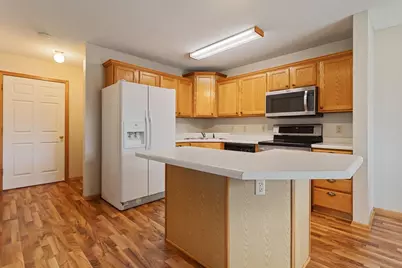 2440 Oakridge Circle, Hudson, WI 54016 - Photo 5