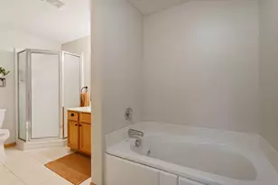 2440 Oakridge Cir, Hudson, WI 54016 - Photo 15
