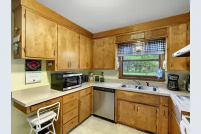 806 Myrtle Street, Hudson, WI 54016 - Photo 5