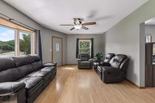 520 Hawthorn St, Red Wing, MN 55066 - Photo 13