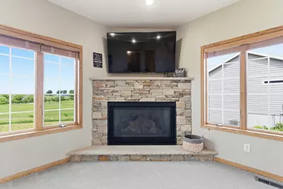 605 E 2nd Avenue, Beaver Creek, MN 56116 - Photo 9
