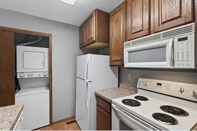 8500 S Maplebrook Circle, Brooklyn Park, MN 55445 - Photo 15