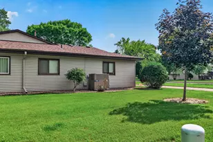 8500 S Maplebrook Cir, Brooklyn Park, MN 55445 - Photo 27