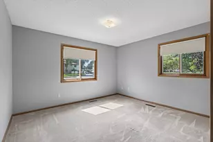 8500 S Maplebrook Cir, Brooklyn Park, MN 55445 - Photo 17