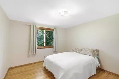 2340 Skyline Drive, Bloomington, MN 55425 - Photo 21