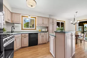 3021 Mary Ct, Maplewood, MN 55109 - Photo 5