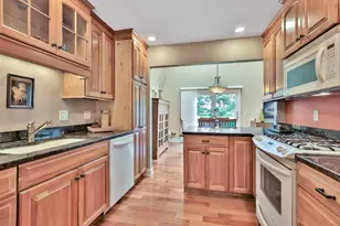 8264 Kingslee Rd, Bloomington, MN 55438 - Photo 5
