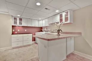 8264 Kingslee Rd, Bloomington, MN 55438 - Photo 27