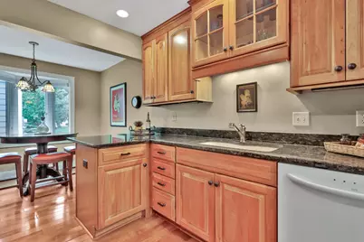 8264 Kingslee Road, Bloomington, MN 55438 - Photo 11