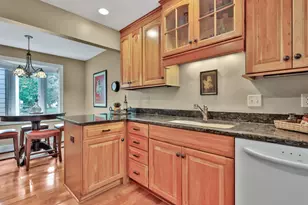 8264 Kingslee Rd, Bloomington, MN 55438 - Photo 11