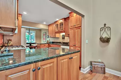 8264 Kingslee Road, Bloomington, MN 55438 - Photo 7