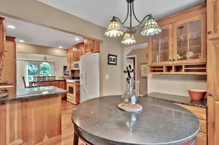 8264 Kingslee Rd, Bloomington, MN 55438 - Photo 11