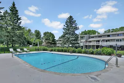 8264 Kingslee Road, Bloomington, MN 55438 - Photo 37