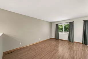 12206 Oak Leaf Cir, Burnsville, MN 55337 - Photo 5