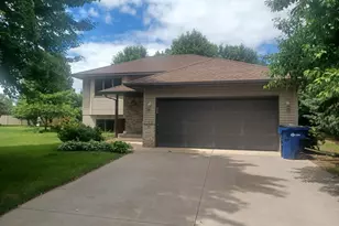 39 Fairfield Ln, Saint Cloud, MN 56303 - Photo 1
