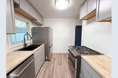 2715 Irving Avenue N, Minneapolis, MN 55411 - Photo 9