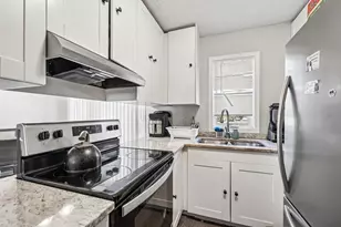 7454 Olson Memorial Hwy, Golden Valley, MN 55427 - Photo 15