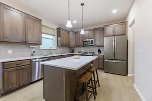 18056 Hartlin Ave, Lakeville, MN 55044 - Photo 5