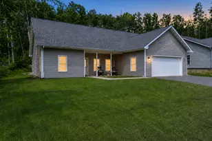 915 N Basswood Ave, Duluth, MN 55811 - Photo 1