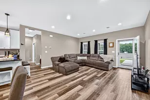 915 N Basswood Ave, Duluth, MN 55811 - Photo 11