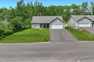 915 N Basswood Ave, Duluth, MN 55811 - Photo 31